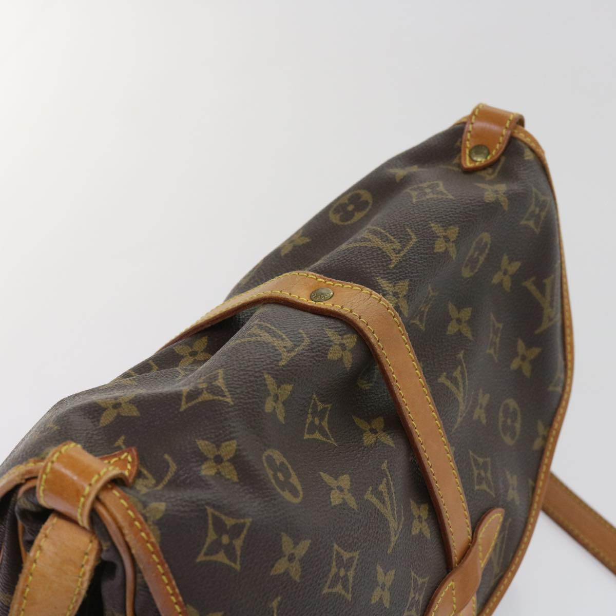 LOUIS VUITTON Monogram Saumur 30 Shoulder Bag M42256 LV Auth 64413