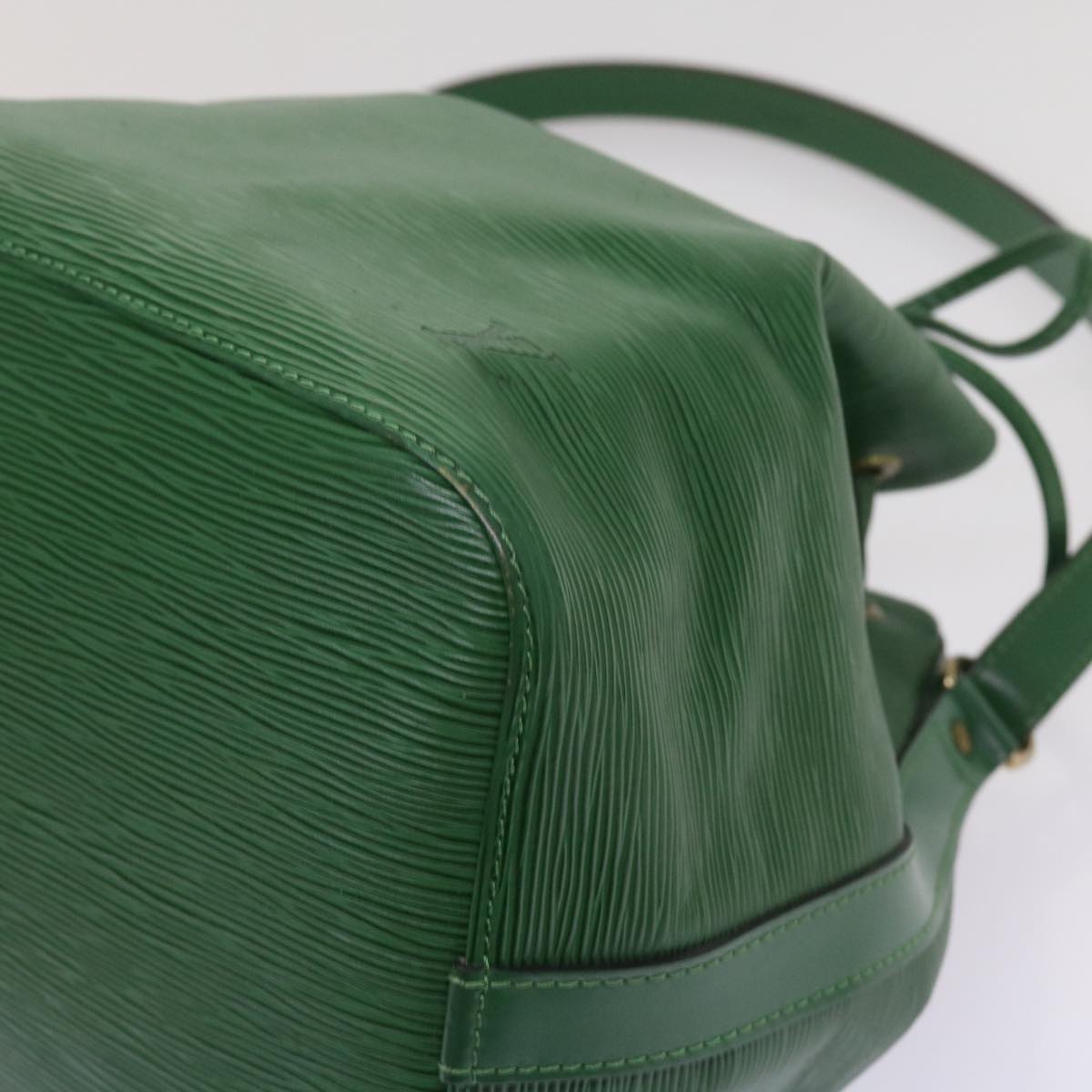 LOUIS VUITTON Epi Petit Noe Shoulder Bag Green M44104 LV Auth 64567