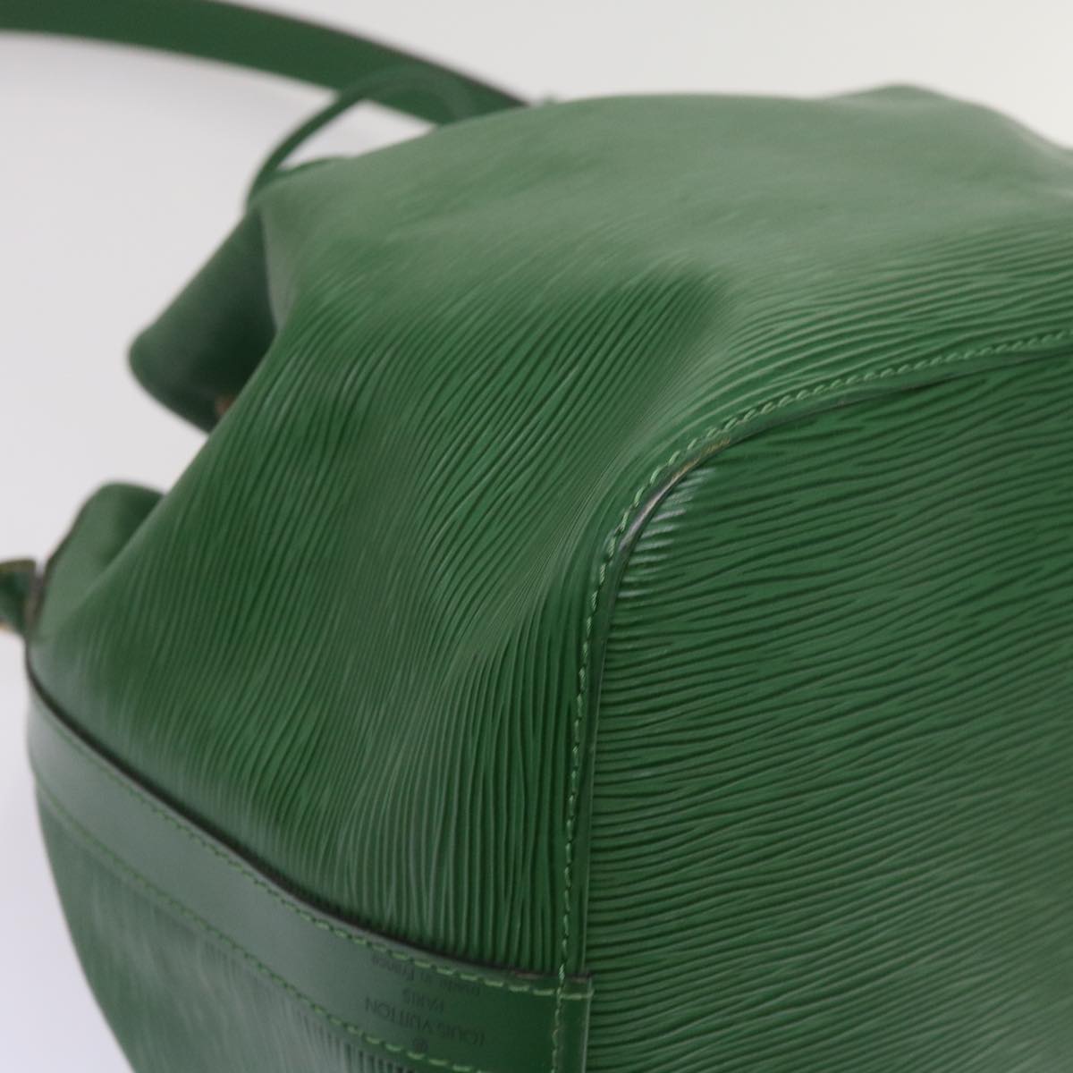 LOUIS VUITTON Epi Petit Noe Shoulder Bag Green M44104 LV Auth 64567