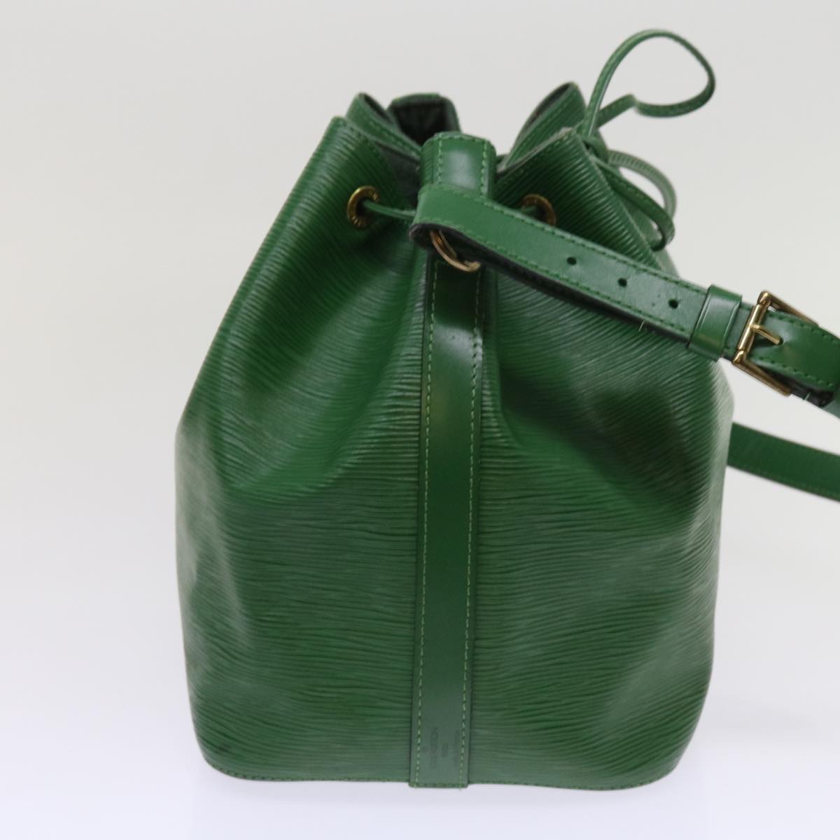 LOUIS VUITTON Epi Petit Noe Shoulder Bag Green M44104 LV Auth 64567