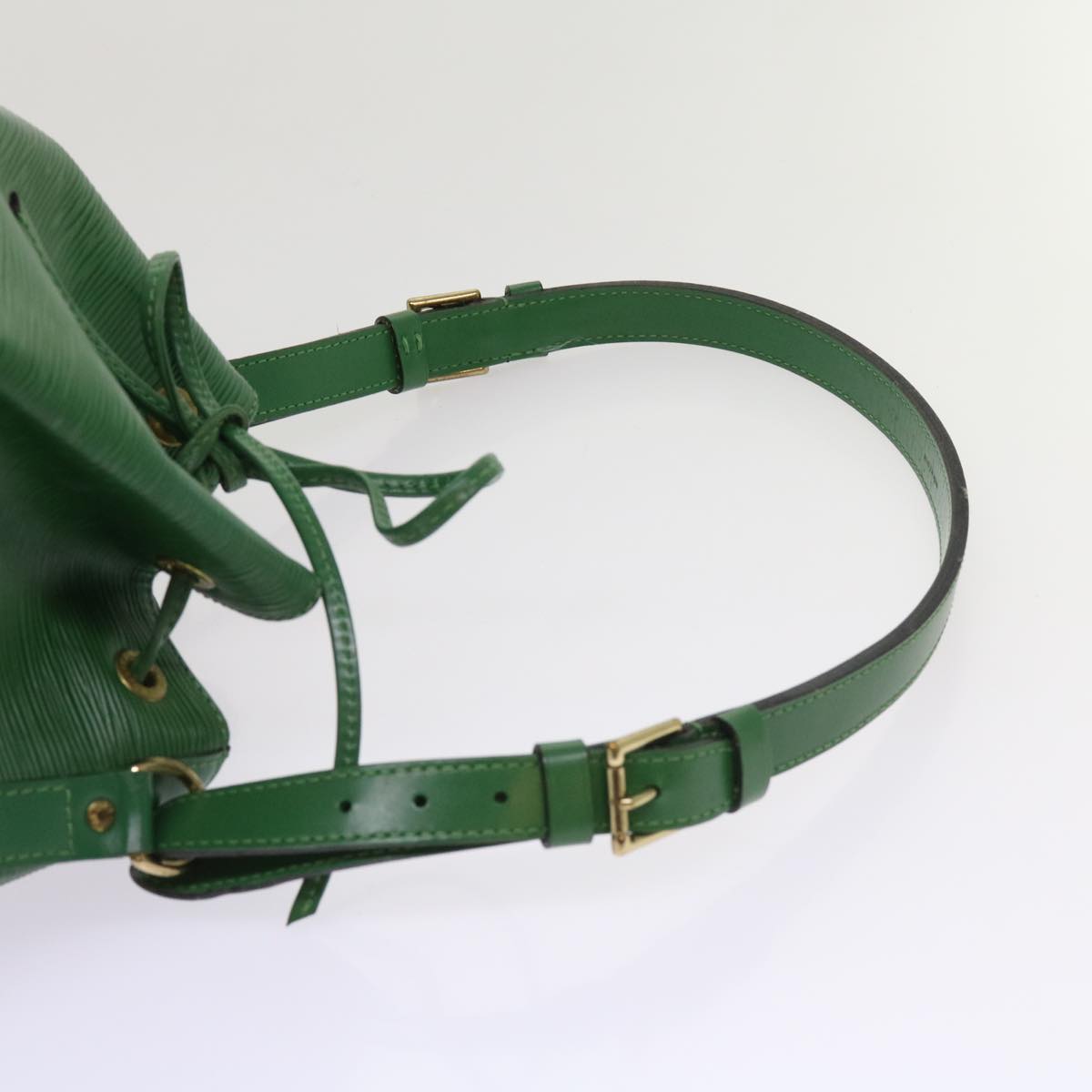 LOUIS VUITTON Epi Petit Noe Shoulder Bag Green M44104 LV Auth 64567