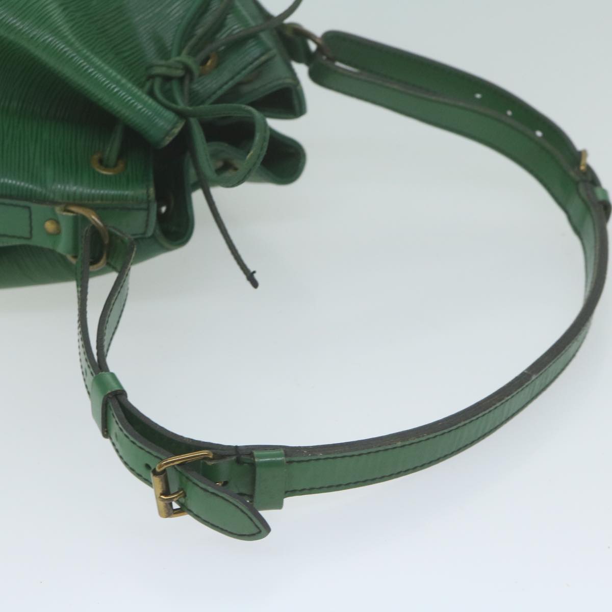 LOUIS VUITTON Epi Petit Noe Shoulder Bag Green M44104 LV Auth 64734