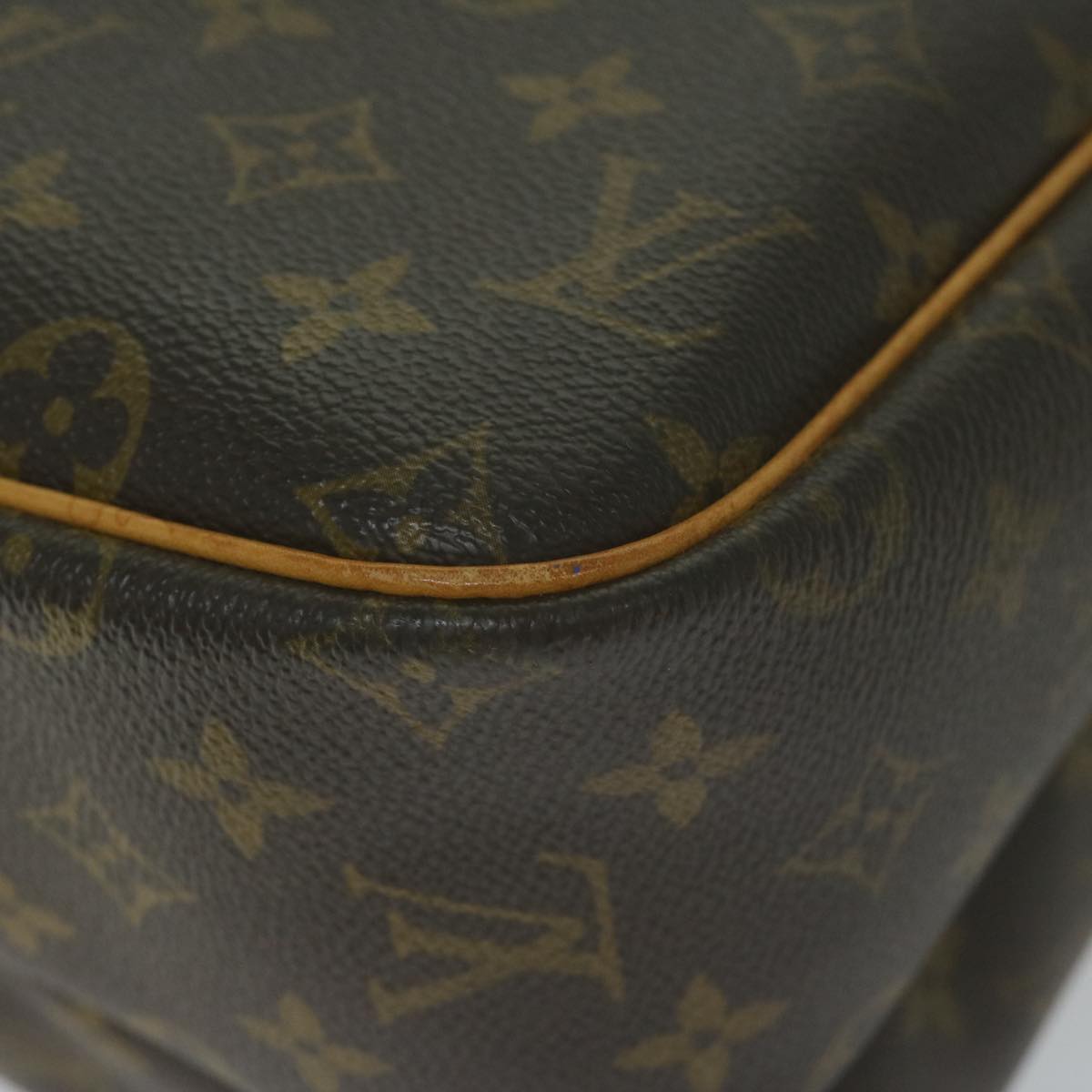 LOUIS VUITTON Monogram Reporter GM Shoulder Bag M45252 LV Auth 64979