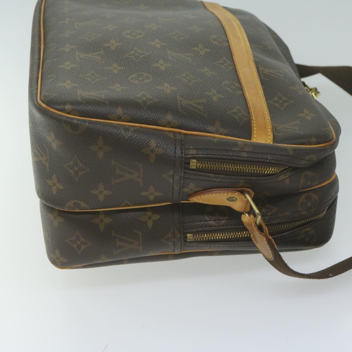 LOUIS VUITTON Monogram Reporter GM Shoulder Bag M45252 LV Auth 64979