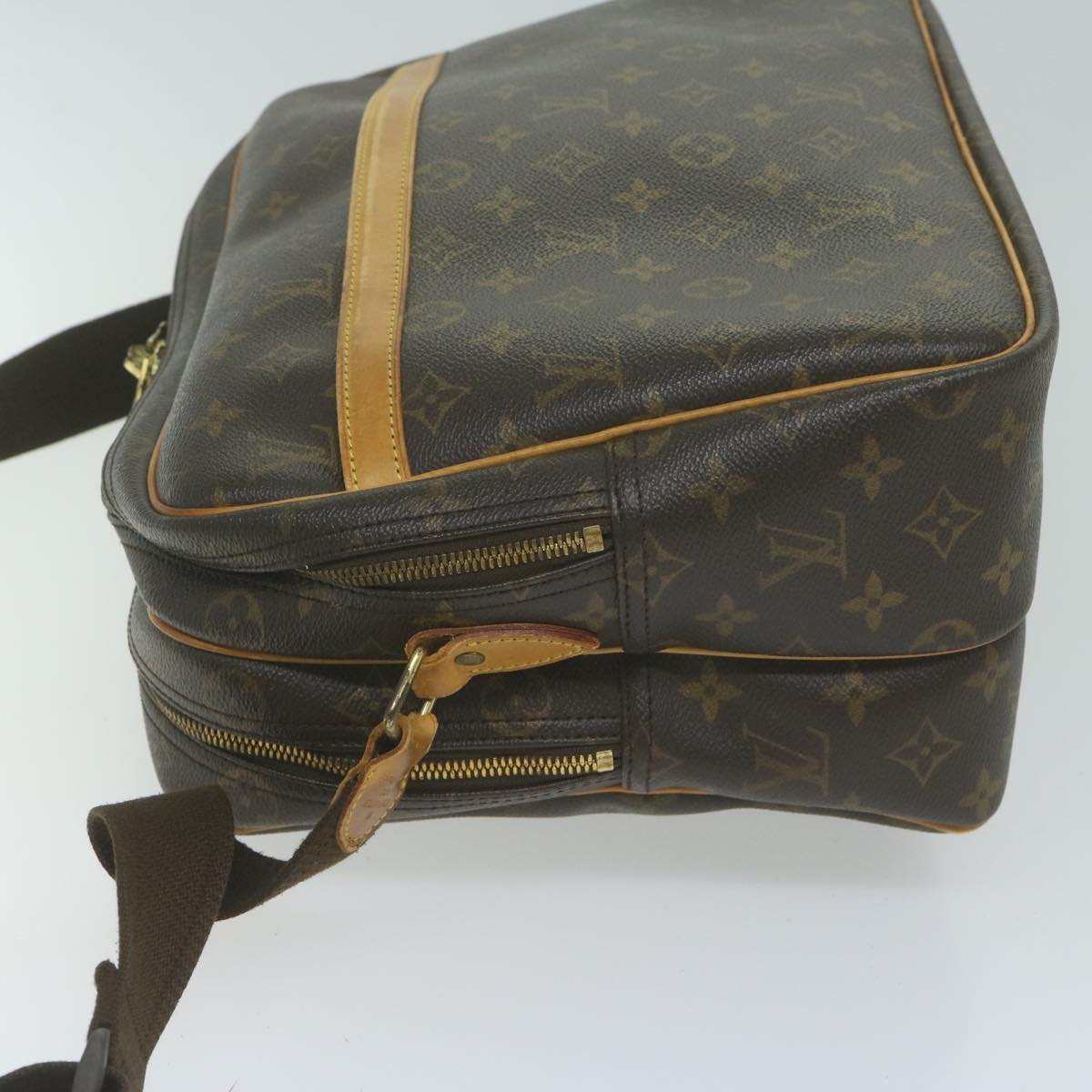 LOUIS VUITTON Monogram Reporter GM Shoulder Bag M45252 LV Auth 64979