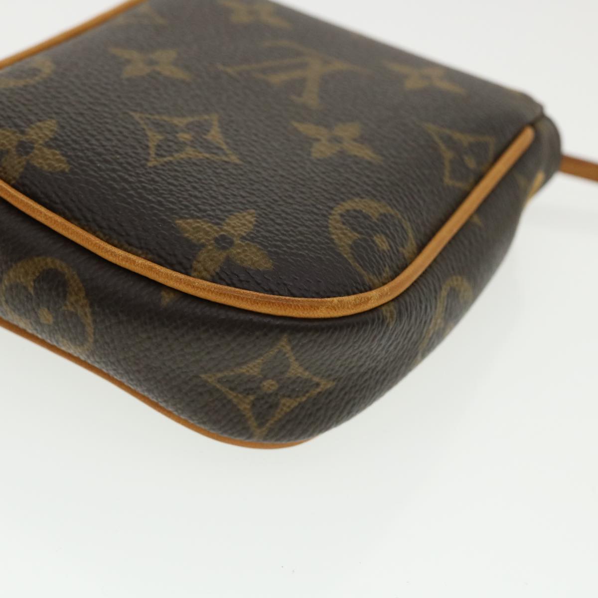 LOUIS VUITTON Monogram Pochette Cancun Shoulder Bag M60018 LV Auth ac1457