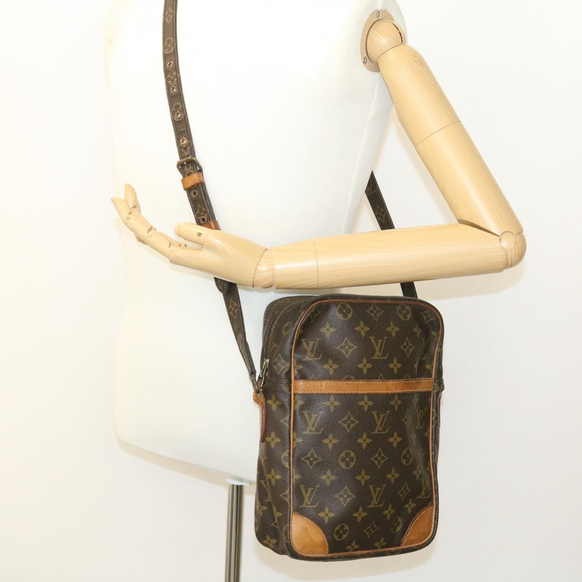 LOUIS VUITTON Monogram DanubeMM Shoulder Bag M45264 LV Auth ai202