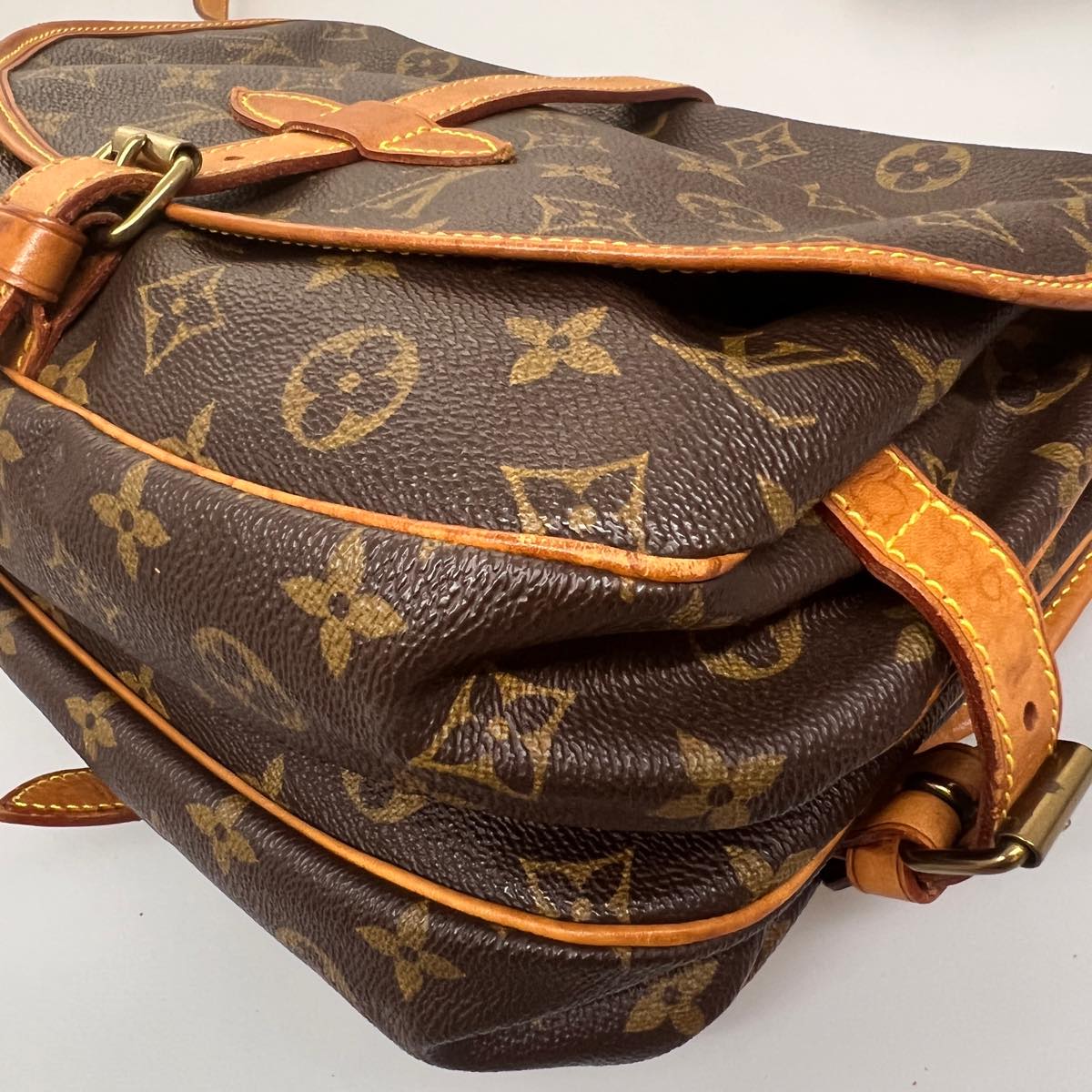 LOUIS VUITTON Monogram Saumur 35 Shoulder Bag M42254 LV Auth ai470