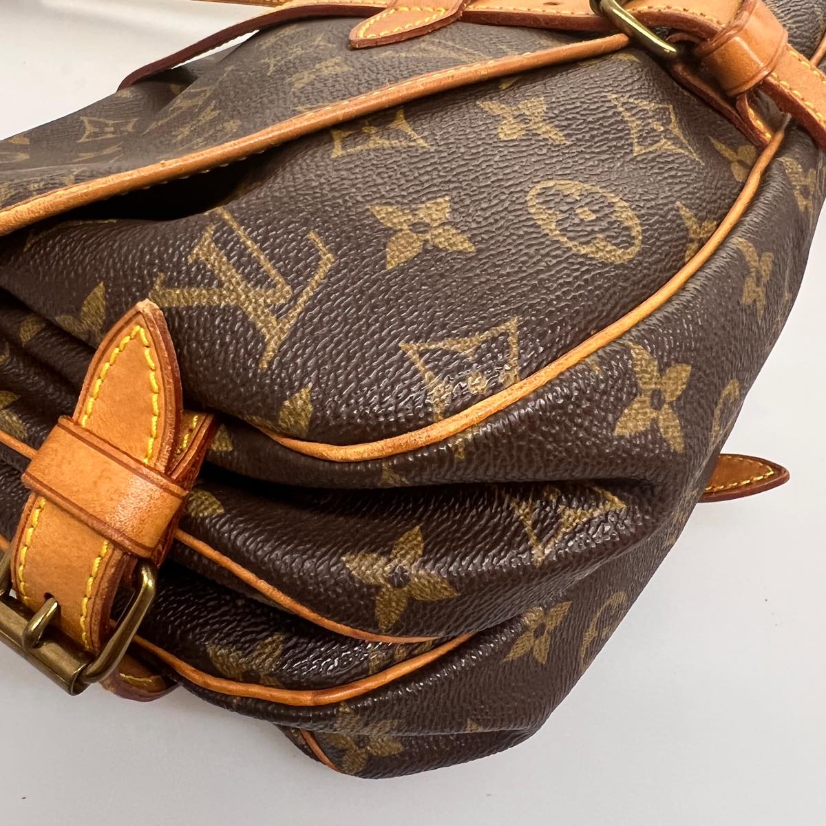 LOUIS VUITTON Monogram Saumur 35 Shoulder Bag M42254 LV Auth ai470