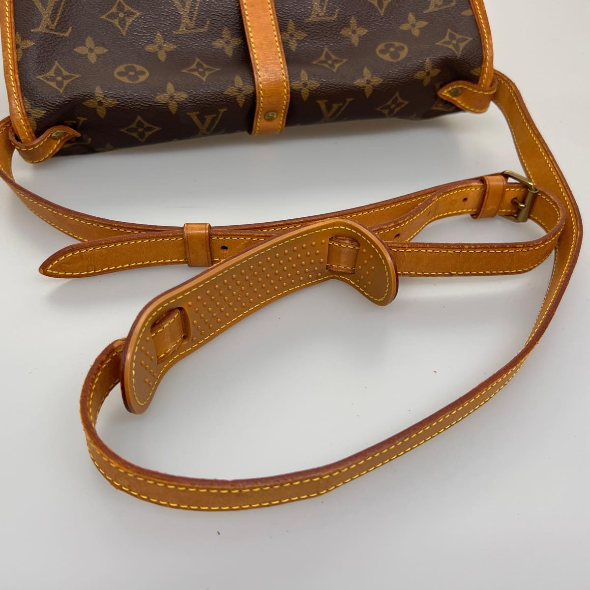 LOUIS VUITTON Monogram Saumur 35 Shoulder Bag M42254 LV Auth ai470