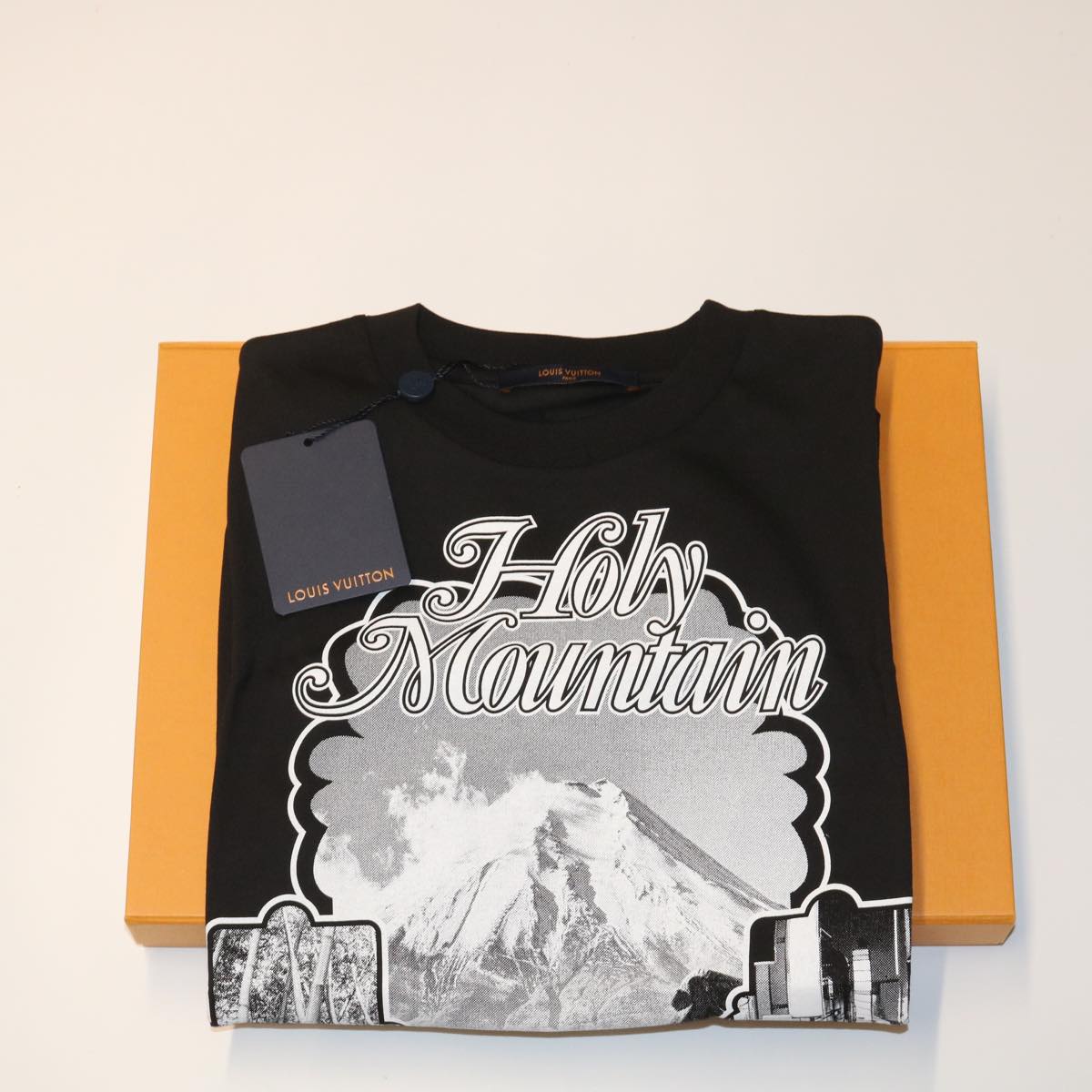 LOUIS VUITTON Holy Mountain Printed T-shirt XS Black 1A5CWP LV Auth ak185A