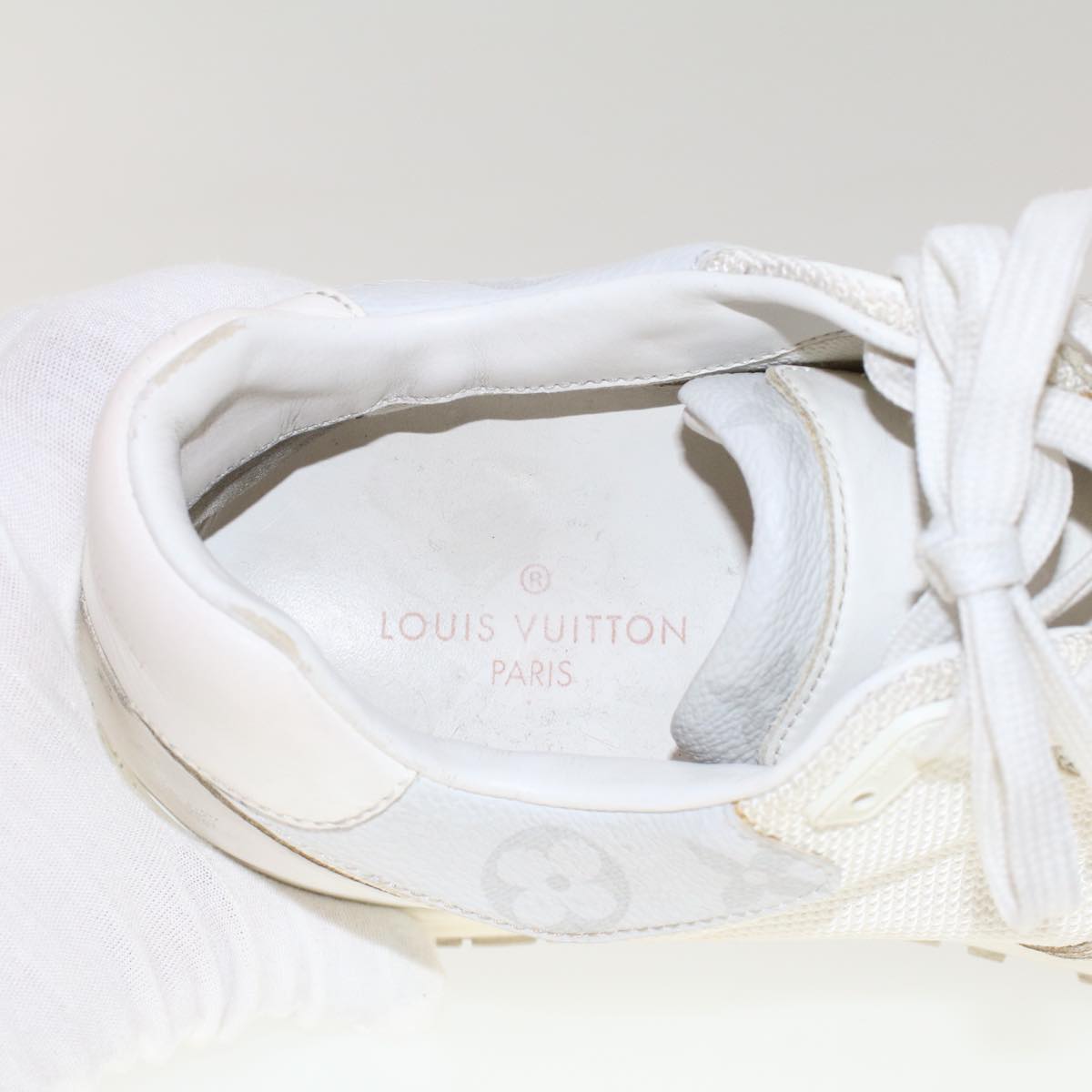 LOUIS VUITTON Monogram Runaway Line Sneakers Leather 6 White LV Auth ak215