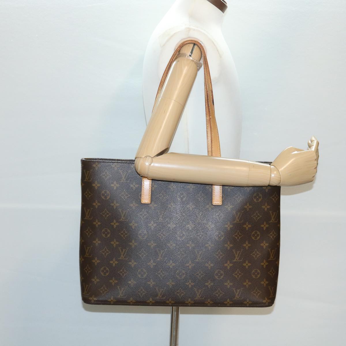 LOUIS VUITTON Monogram Luco Tote Bag M51155 LV Auth am3503