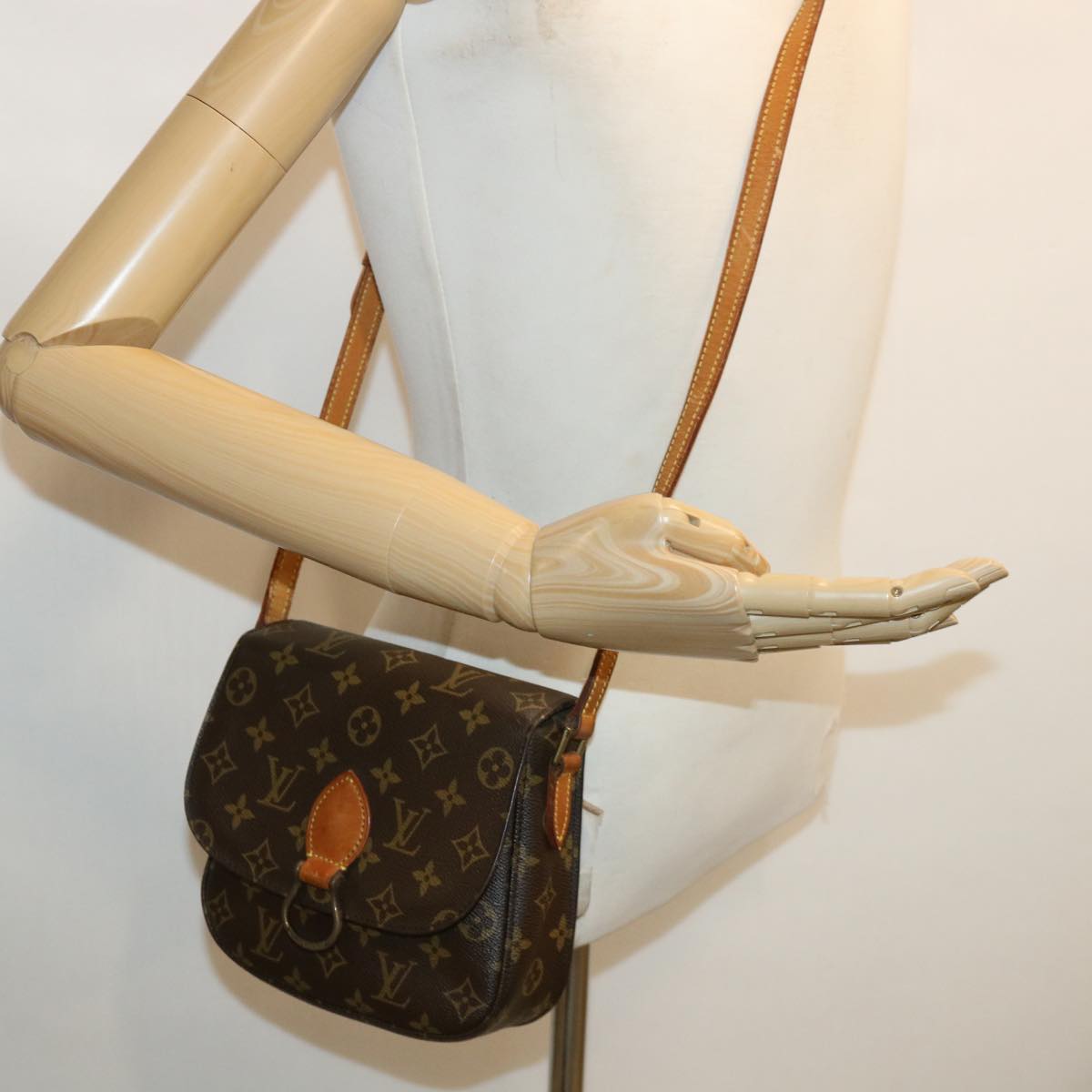 LOUIS VUITTON Monogram Saint Cloud MM Shoulder Bag M51243 LV Auth am3660