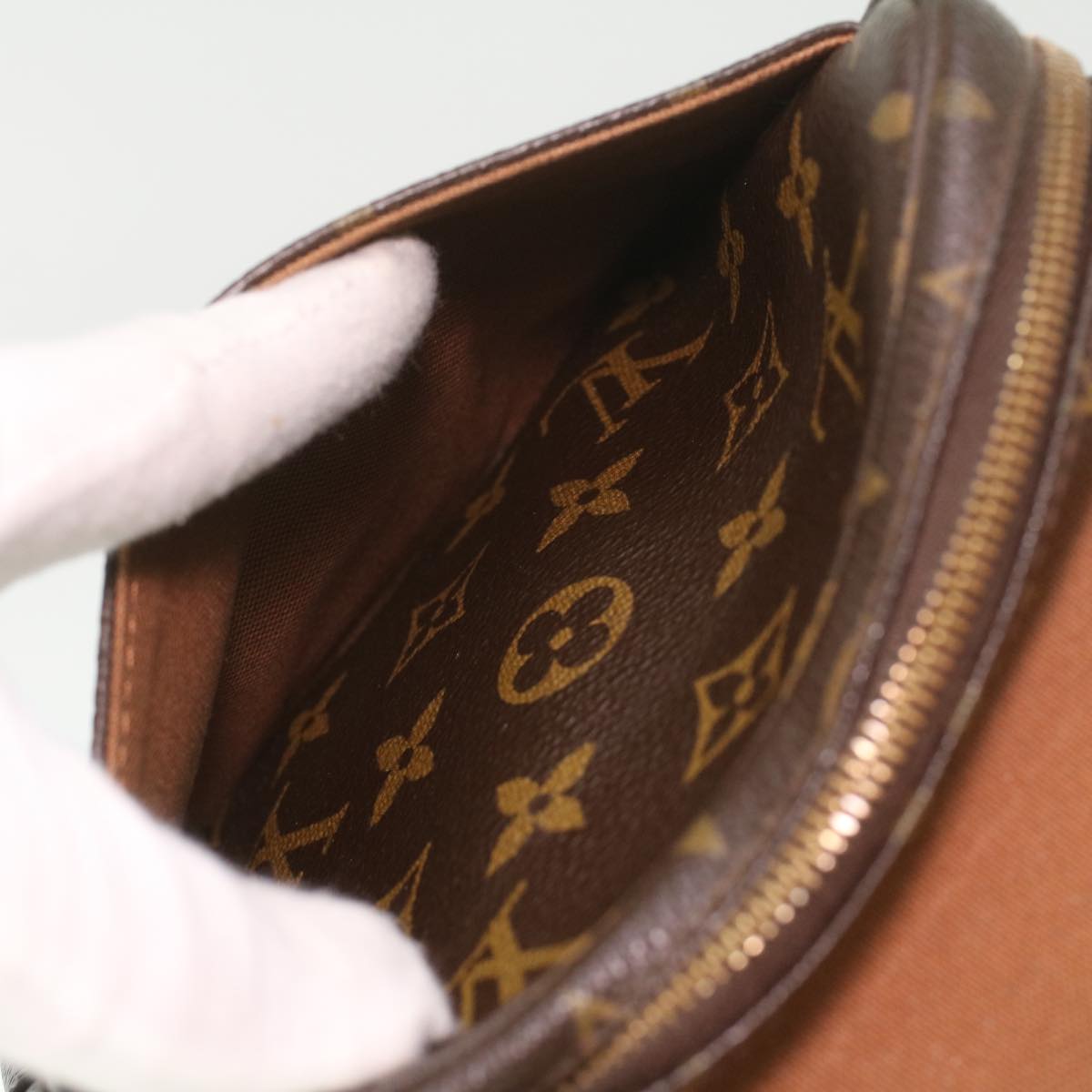 LOUIS VUITTON Monogram Bumback Bosphore Shoulder Bag M40108 LV Auth am3752