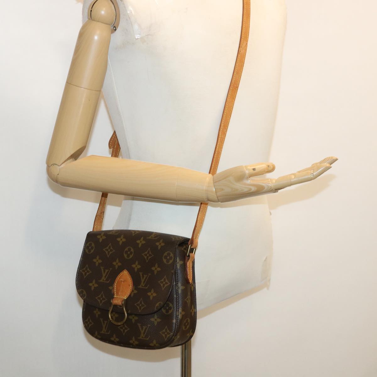 LOUIS VUITTON Monogram Saint Cloud MM Shoulder Bag M51243 LV Auth am3781