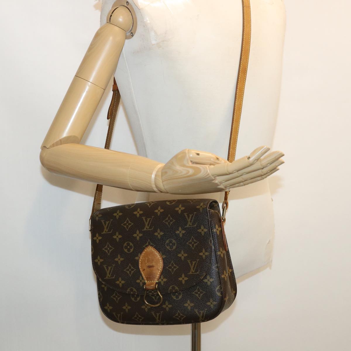 LOUIS VUITTON Monogram Saint Cloud GM Shoulder Bag M51242 LV Auth am3784