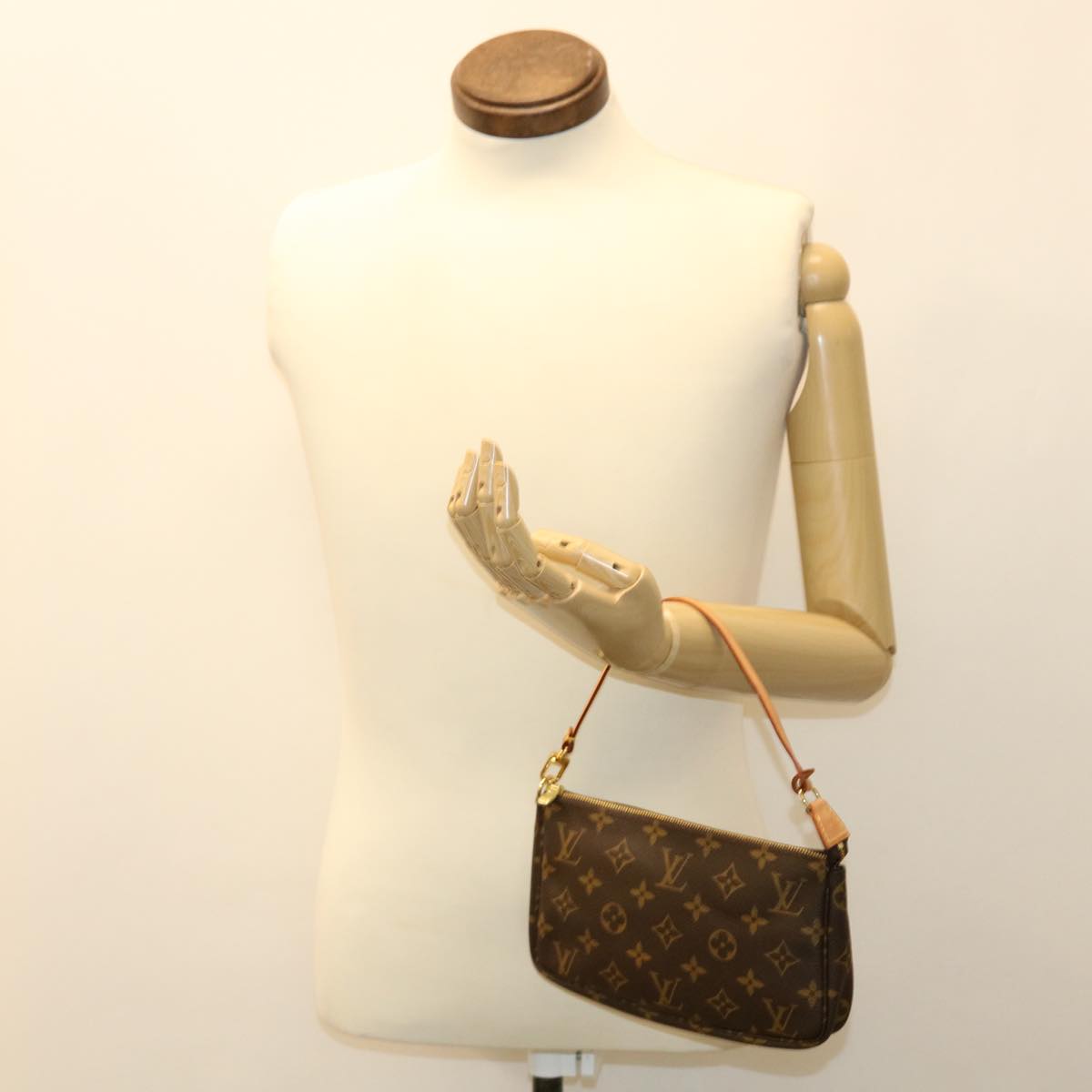 LOUIS VUITTON Monogram Pochette Accessoires Pouch L072 LV Auth am3880