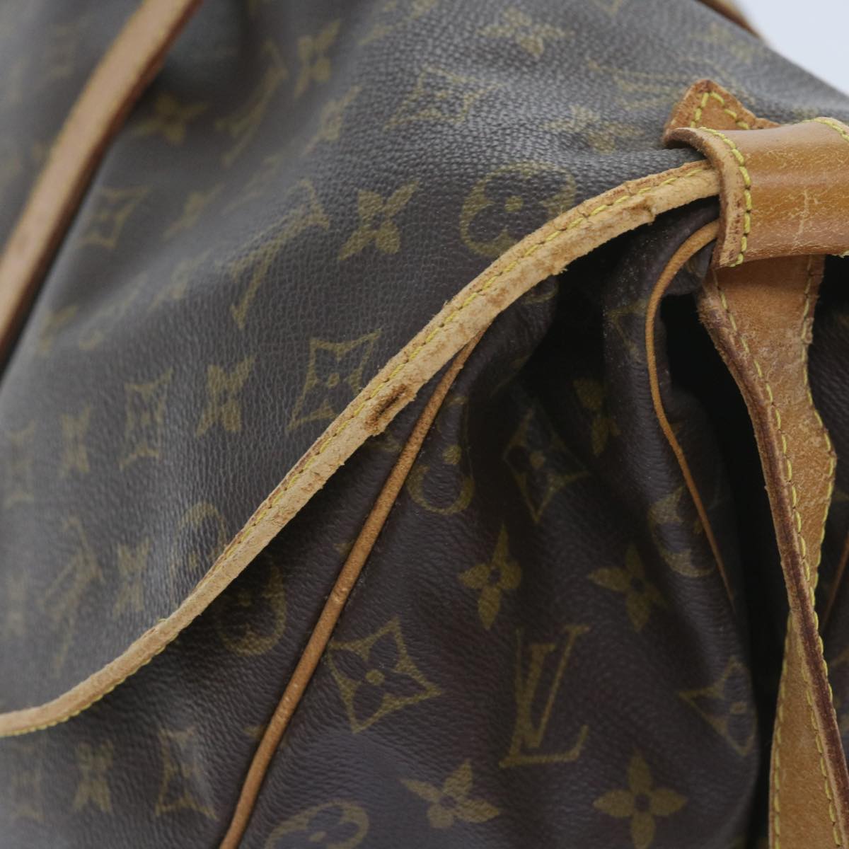 LOUIS VUITTON Monogram Saumur 35 Shoulder Bag M42254 LV Auth am3896