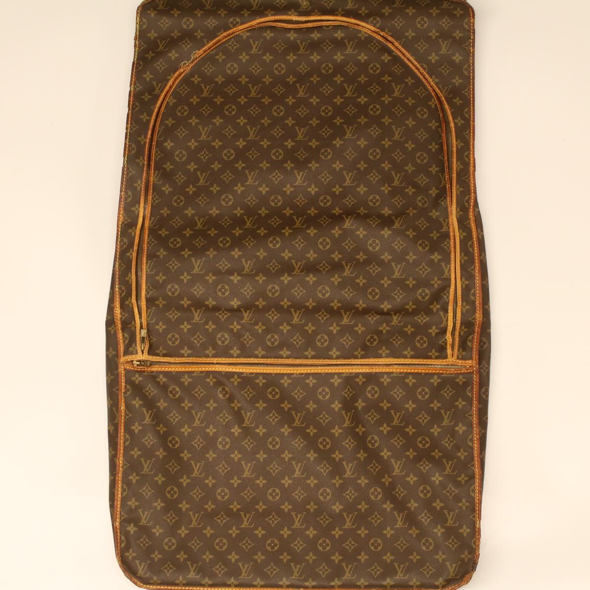 LOUIS VUITTON Monogram Carry Suiter Garment Cover M23522 LV Auth am3932