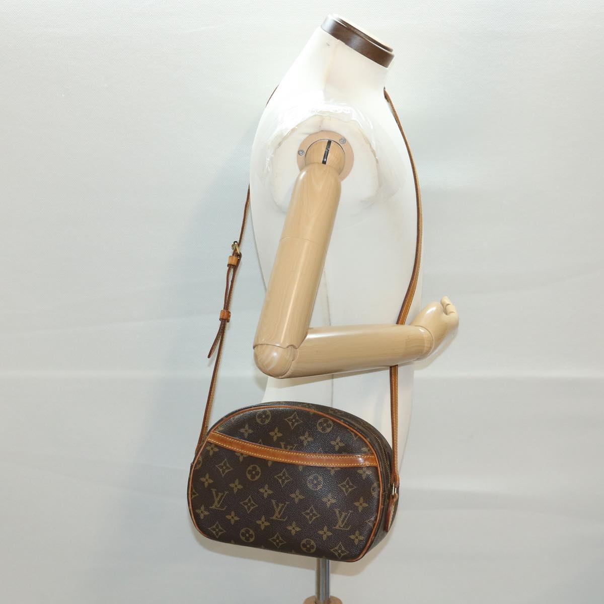 LOUIS VUITTON Monogram Blois Shoulder Bag M51221 LV Auth am4109