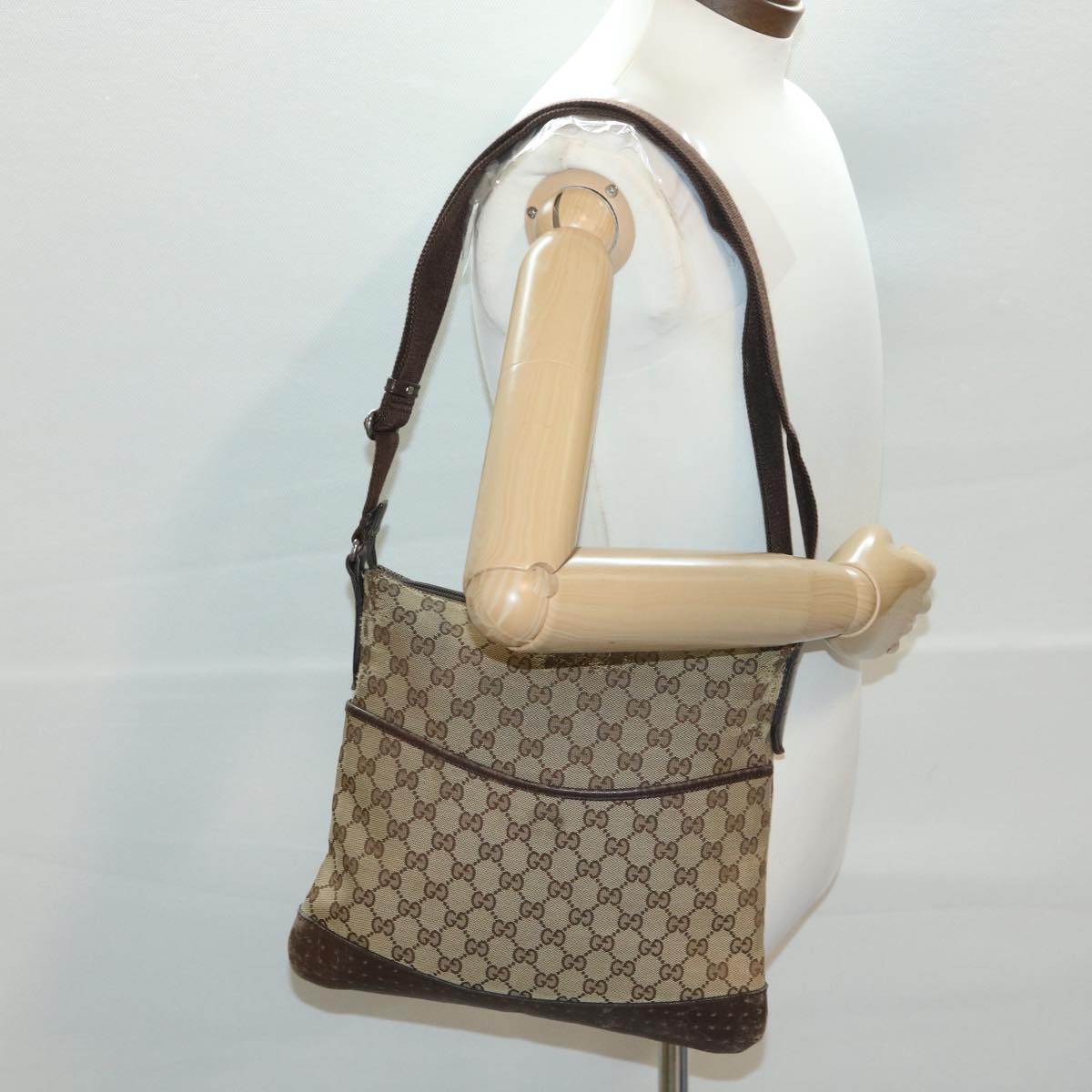 GUCCI GG Canvas Shoulder Bag Beige 145857 Auth am4145