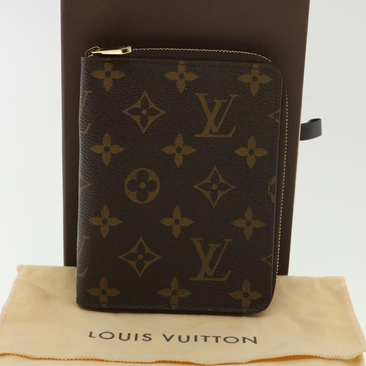 LOUIS VUITTON Monogram Couverture Passport Zip M66501 LV Auth am4147A