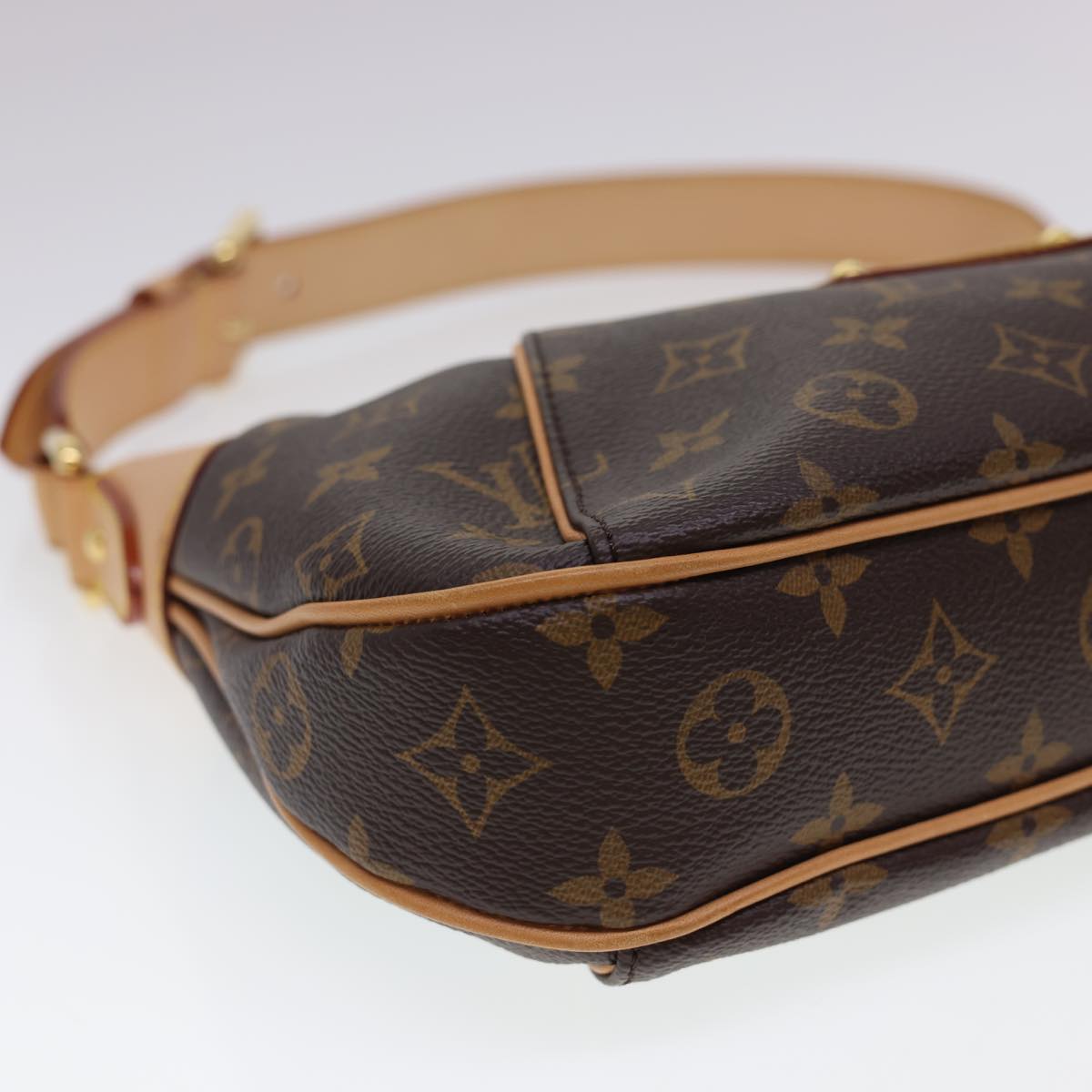 LOUIS VUITTON Monogram Thames PM Shoulder Bag M56384 LV Auth am4173A