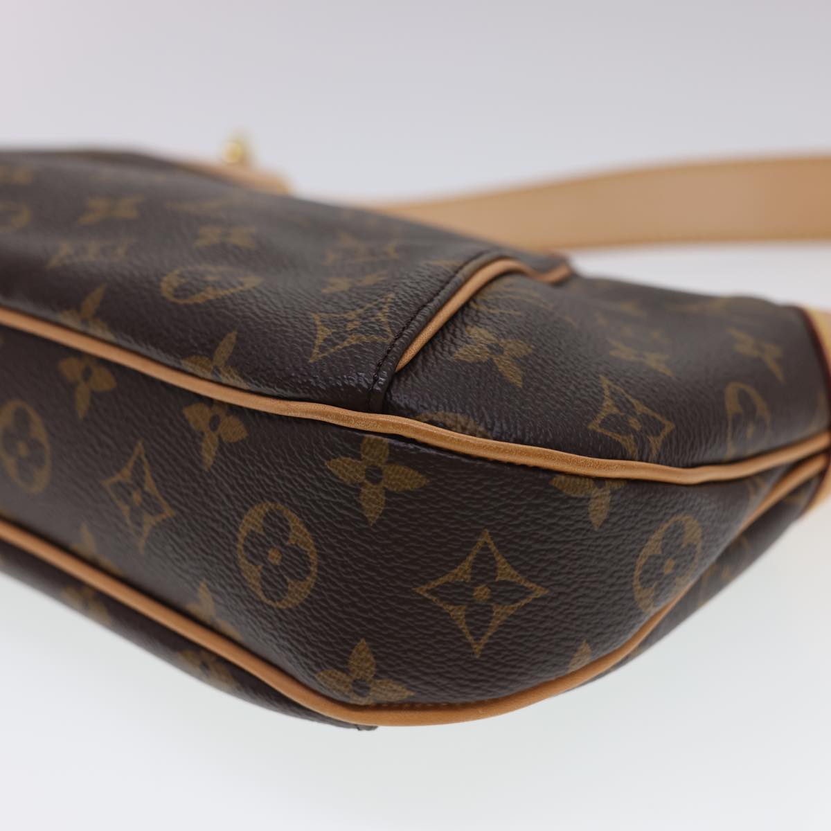 LOUIS VUITTON Monogram Thames PM Shoulder Bag M56384 LV Auth am4173A