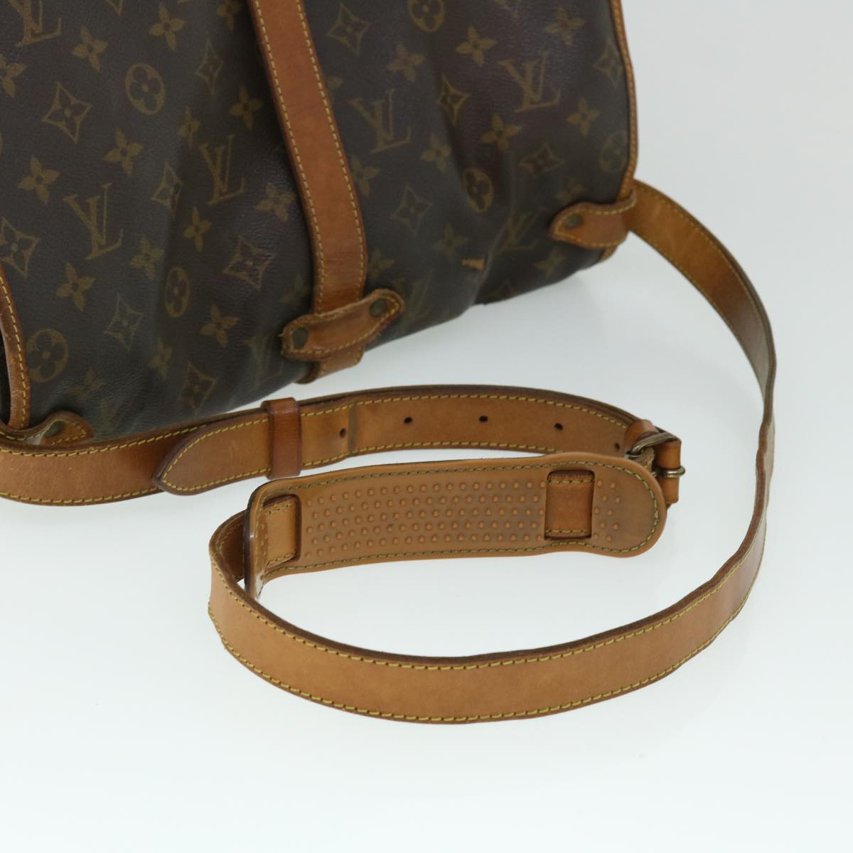 LOUIS VUITTON Monogram Saumur 35 Shoulder Bag M42254 LV Auth am4978