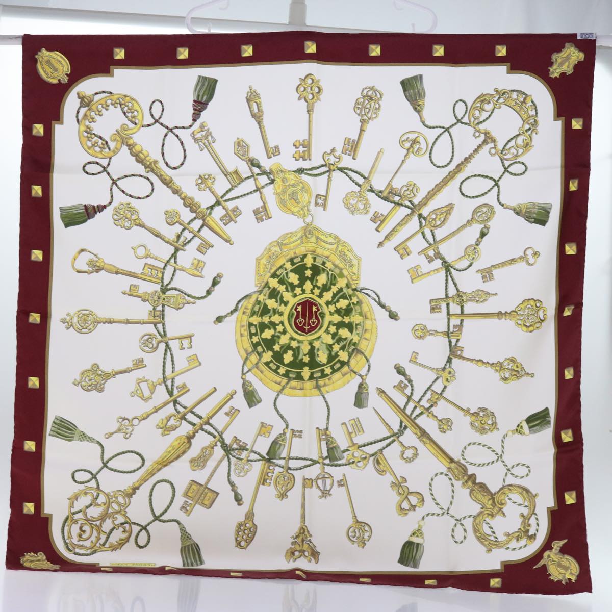 HERMES Carre 90 LE Cles Scarf Silk Red White Auth am5303