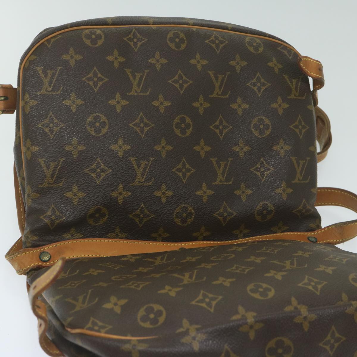 LOUIS VUITTON Monogram Saumur 30 Shoulder Bag M42256 LV Auth am5348