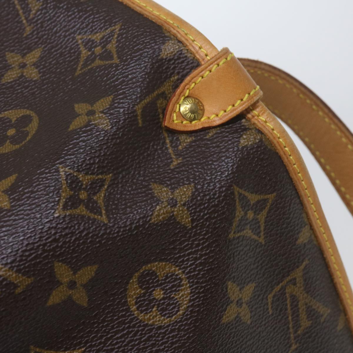 LOUIS VUITTON Monogram Saumur 30 Shoulder Bag M42256 LV Auth am5389