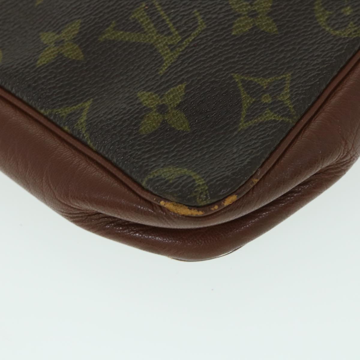 LOUIS VUITTON Monogram Pochette Sports Clutch Bag No.183 LV Auth ar10140B