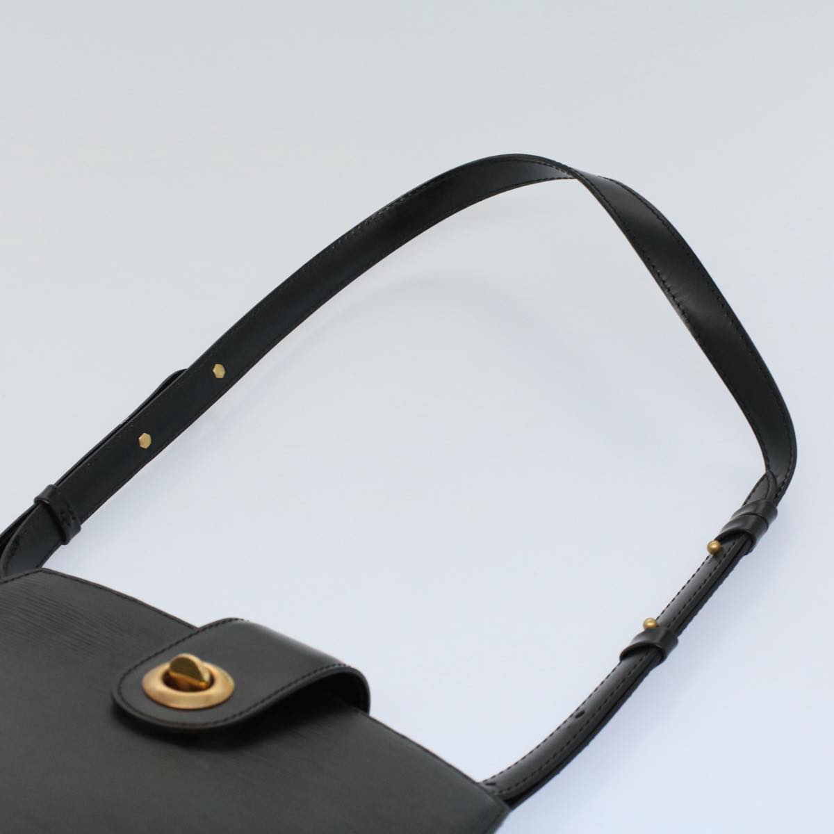 LOUIS VUITTON Epi Cluny Shoulder Bag Black M52252 LV Auth ar10164B