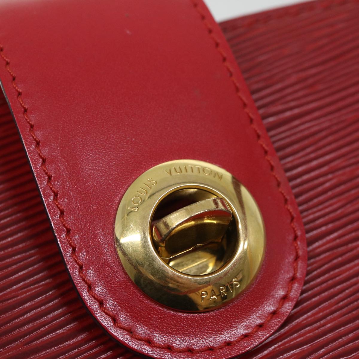 LOUIS VUITTON Epi Cluny Shoulder Bag Red M52257 LV Auth ar10346B