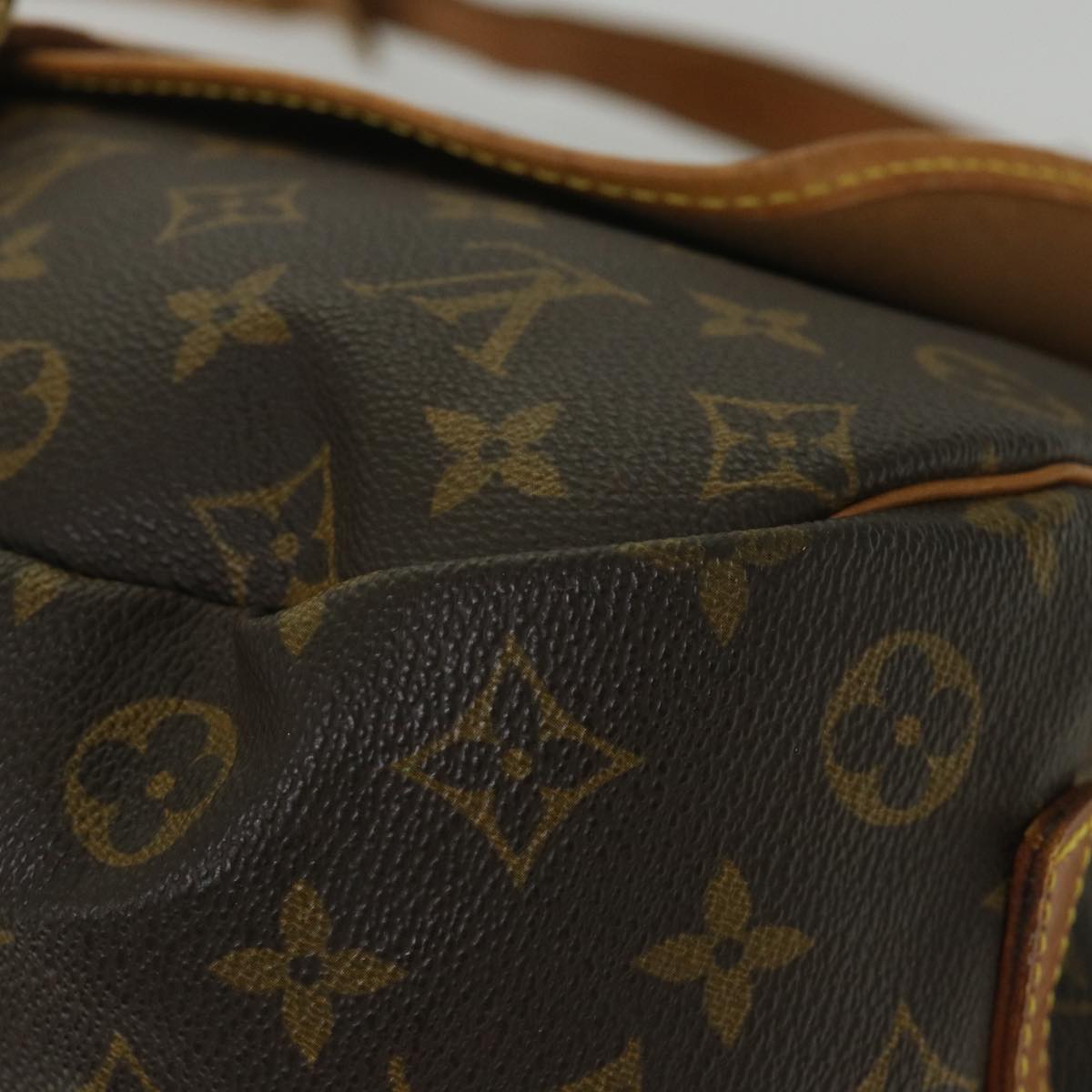 LOUIS VUITTON Monogram Saumur 35 Shoulder Bag M42254 LV Auth ar10543B