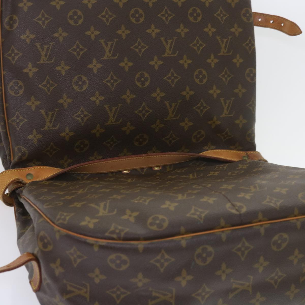 LOUIS VUITTON Monogram Saumur 35 Shoulder Bag M42254 LV Auth ar10836B