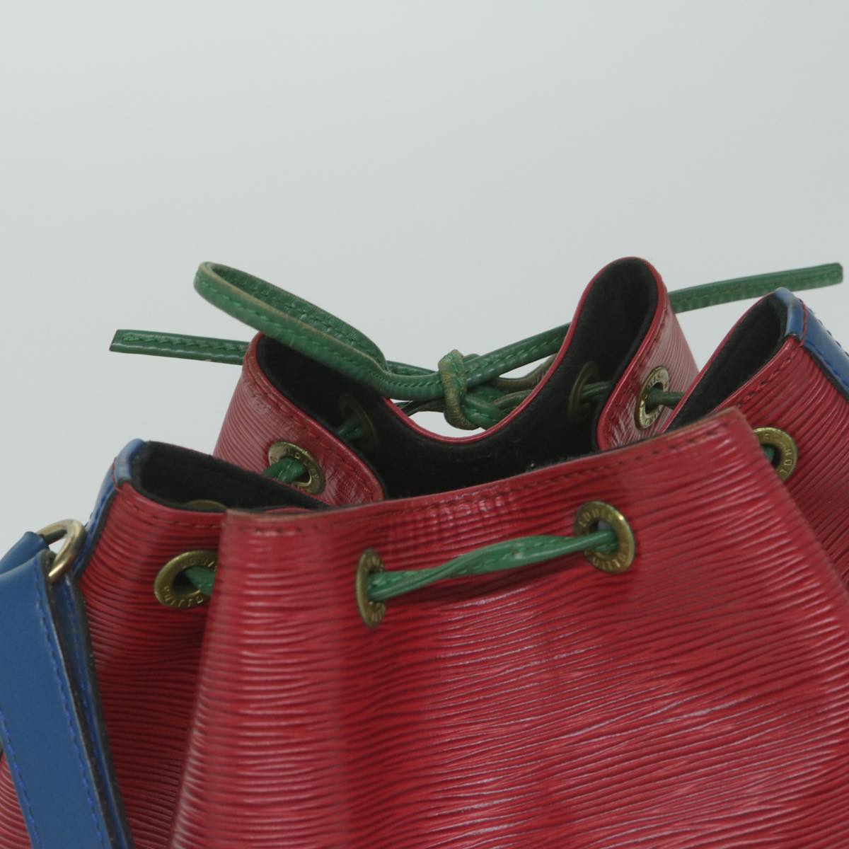 LOUIS VUITTON Epi Trico color Noe Bag Red Blue Green M44084 LV Auth ar10970B