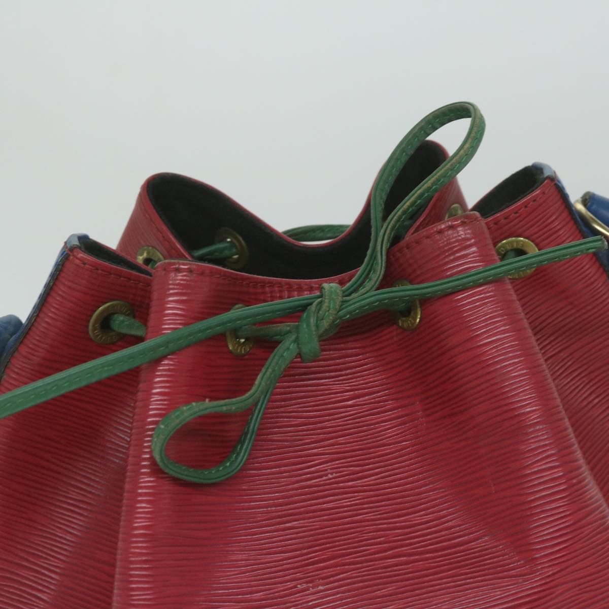 LOUIS VUITTON Epi Trico color Noe Bag Red Blue Green M44084 LV Auth ar10970B