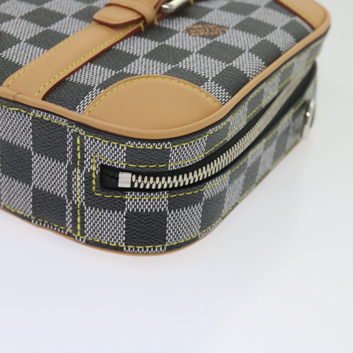 LOUIS VUITTON Damier Versette Vertical Hand Bag White Black N60273 Auth ar11067A