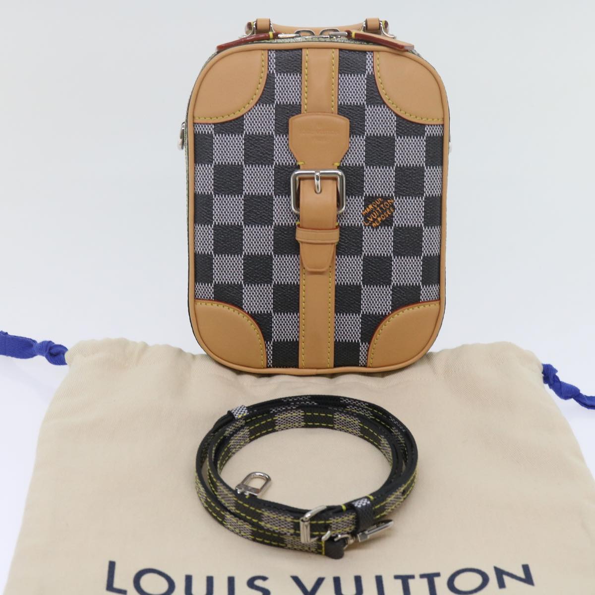 LOUIS VUITTON Damier Versette Vertical Hand Bag White Black N60273 Auth ar11067A