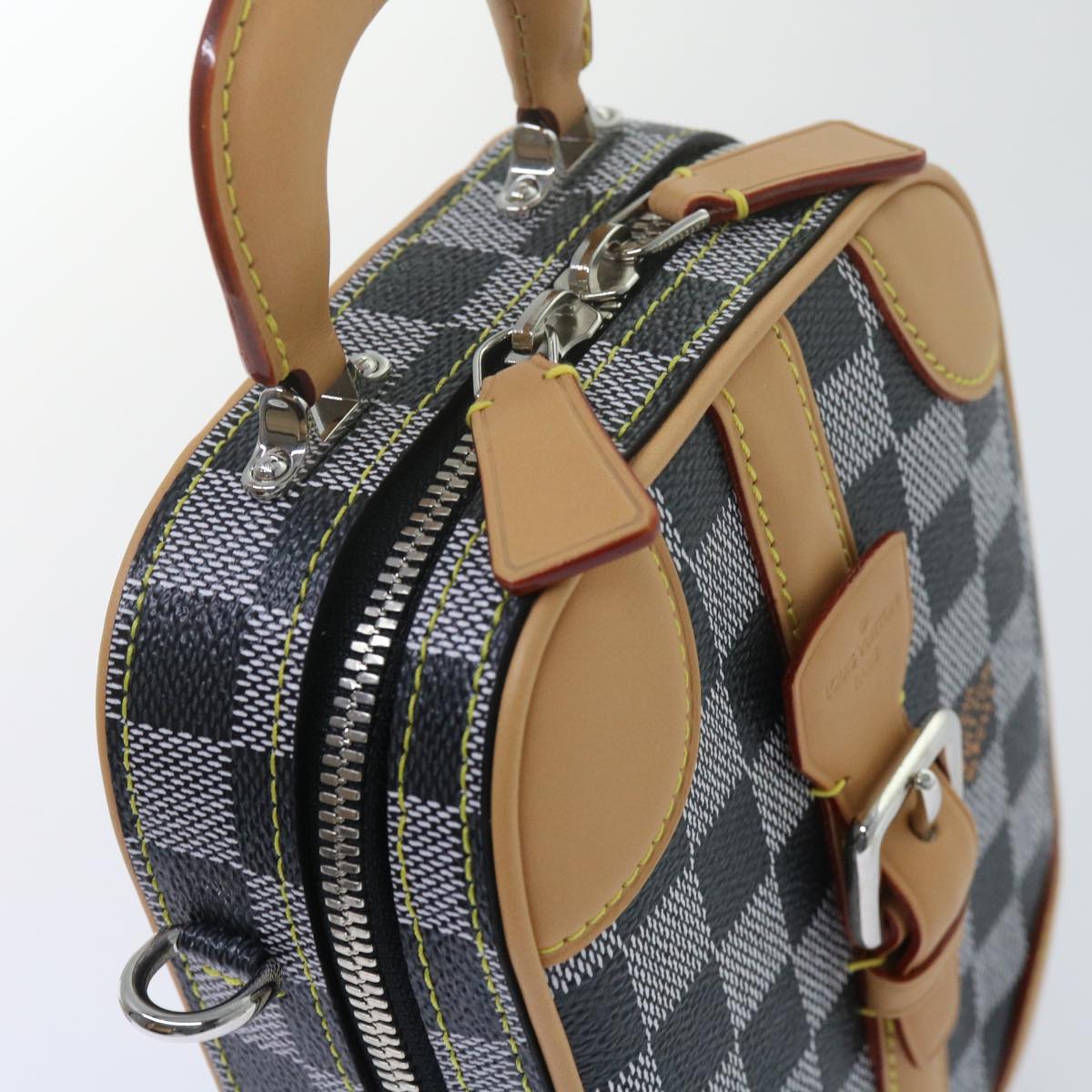 LOUIS VUITTON Damier Versette Vertical Hand Bag White Black N60273 Auth ar11067A