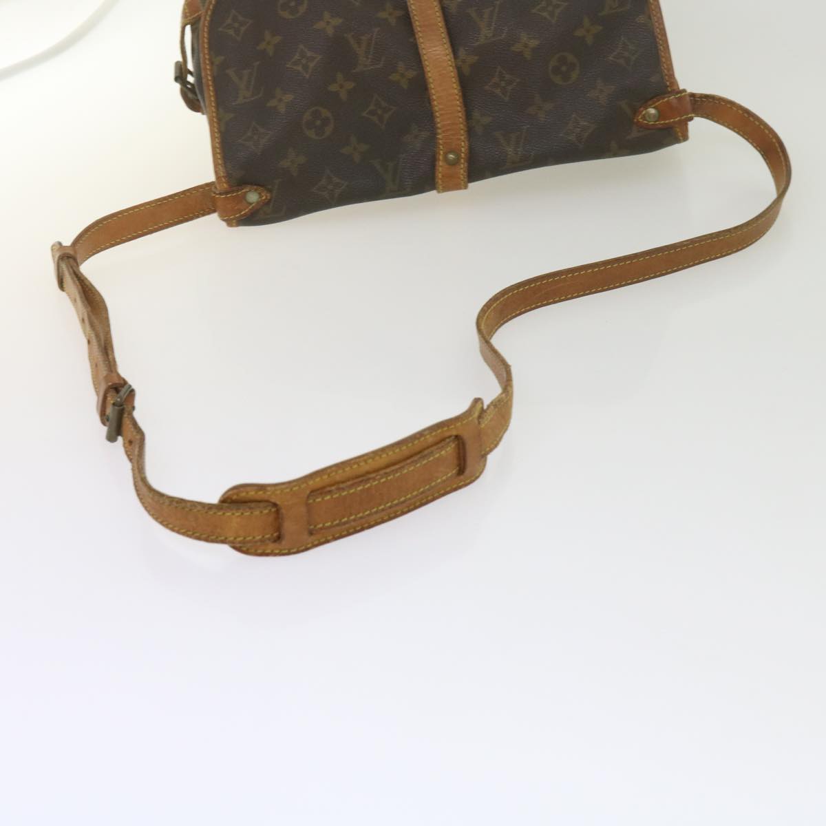 LOUIS VUITTON Monogram Saumur 30 Shoulder Bag M42256 LV Auth ar11089