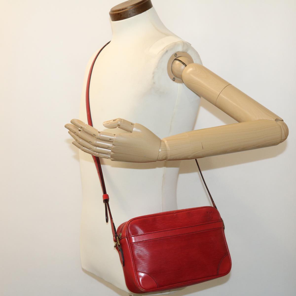 LOUIS VUITTON Epi Trocadero 23 Shoulder Bag Red M52317 LV Auth ar6861