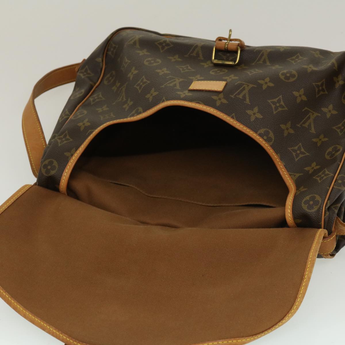 LOUIS VUITTON Monogram Saumur 35 Shoulder Bag M42254 LV Auth ar7047