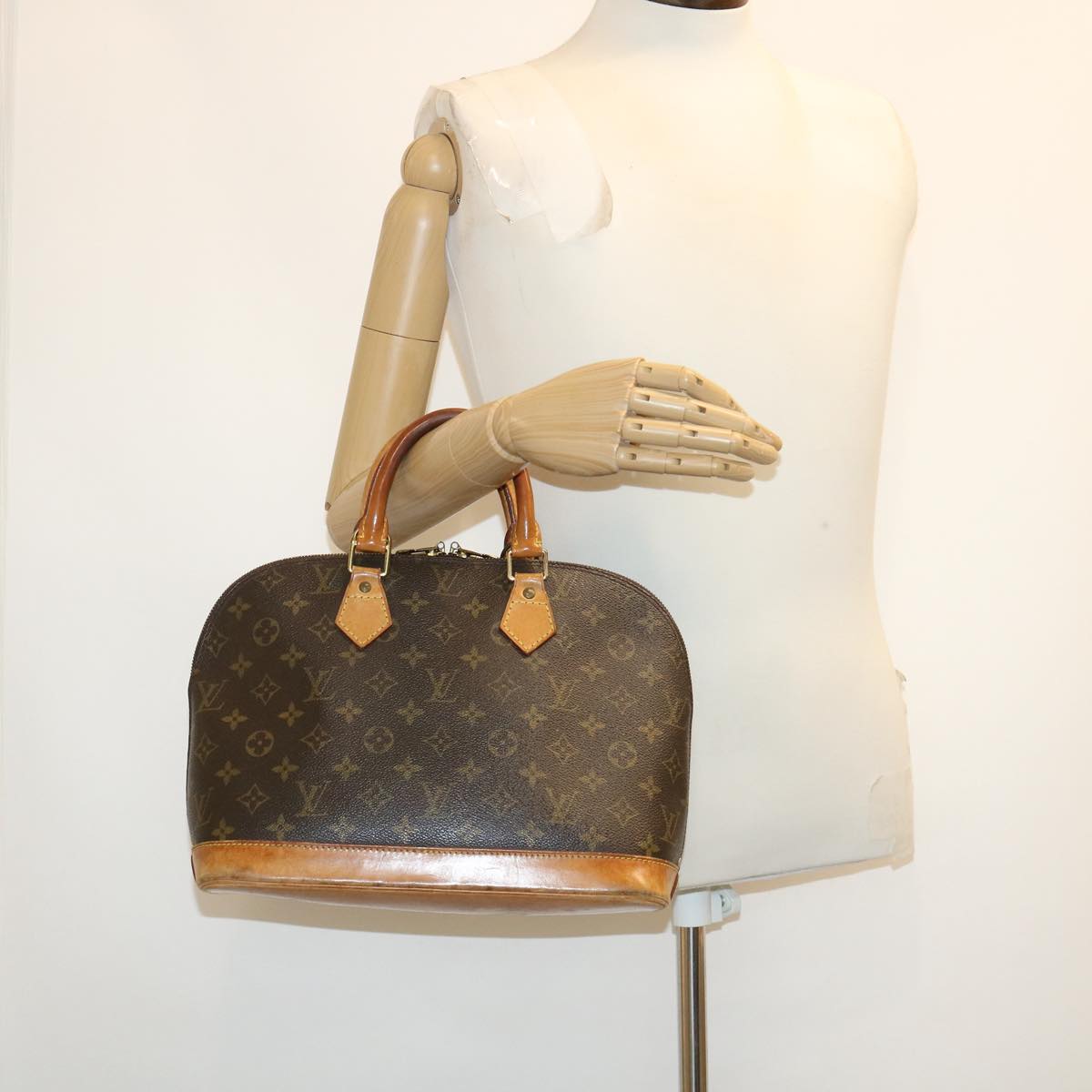 LOUIS VUITTON Monogram Alma Hand Bag M51130 LV Auth ar7097