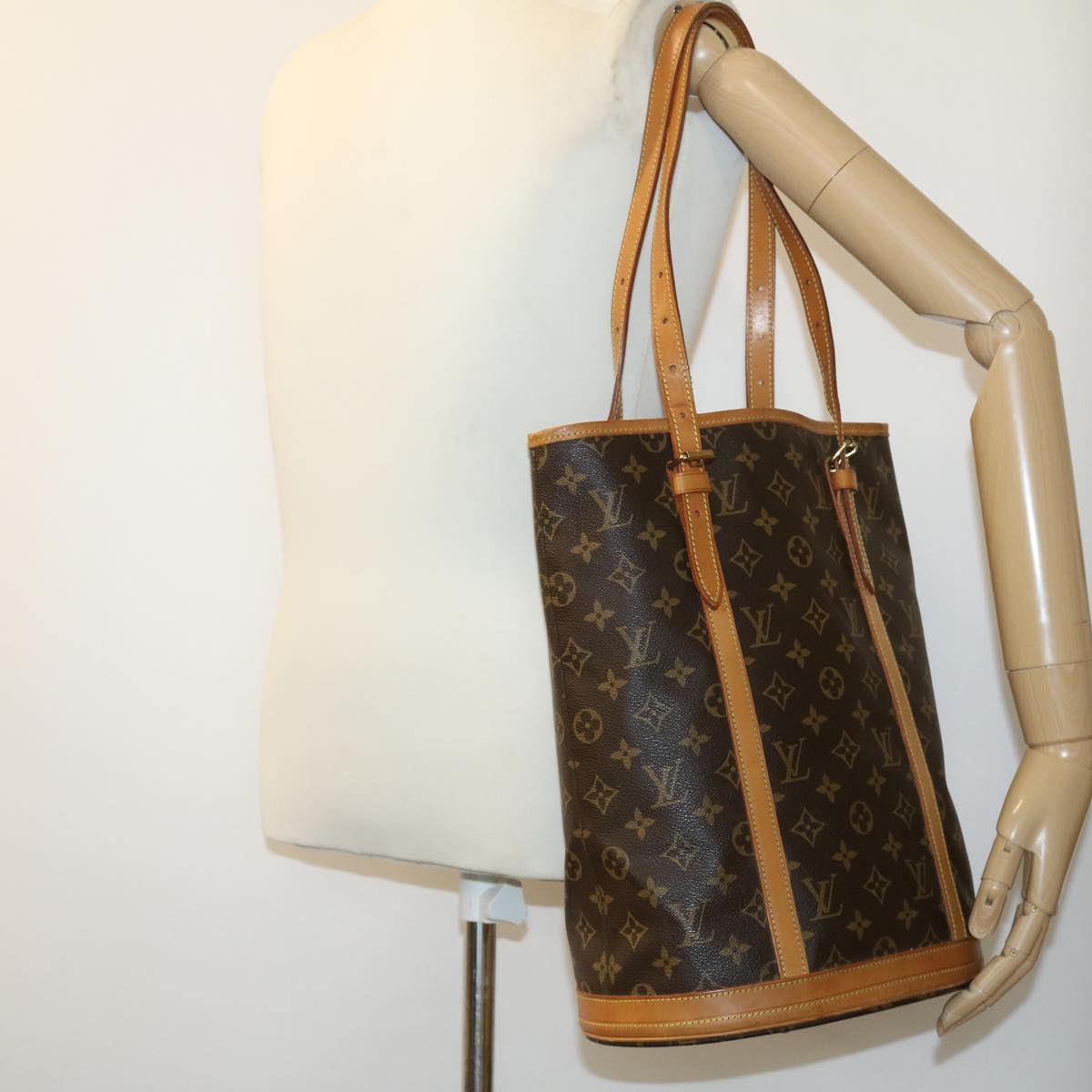 LOUIS VUITTON Monogram Bucket GM Shoulder Bag M42236 LV Auth ar7115