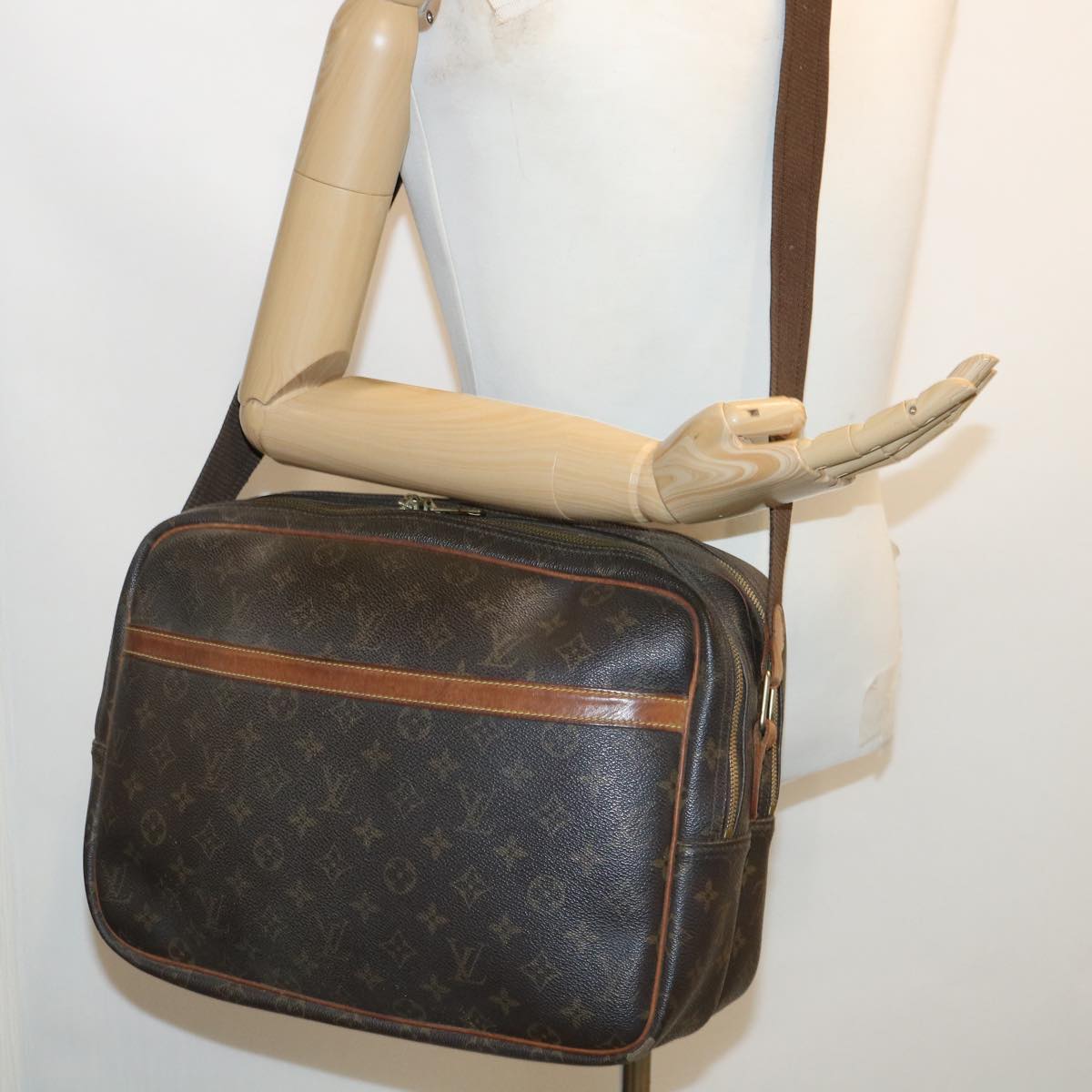 LOUIS VUITTON Monogram Reporter GM Shoulder Bag M45252 LV Auth ar7869B