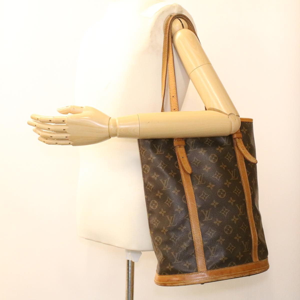 LOUIS VUITTON Monogram Bucket GM Shoulder Bag M42236 LV Auth ar8432